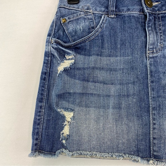 Distressed Elle sequin patch jean skirt - Picture 2 of 6